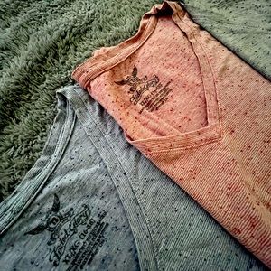 3 t-shirts use like New 🟦🟥⬜️